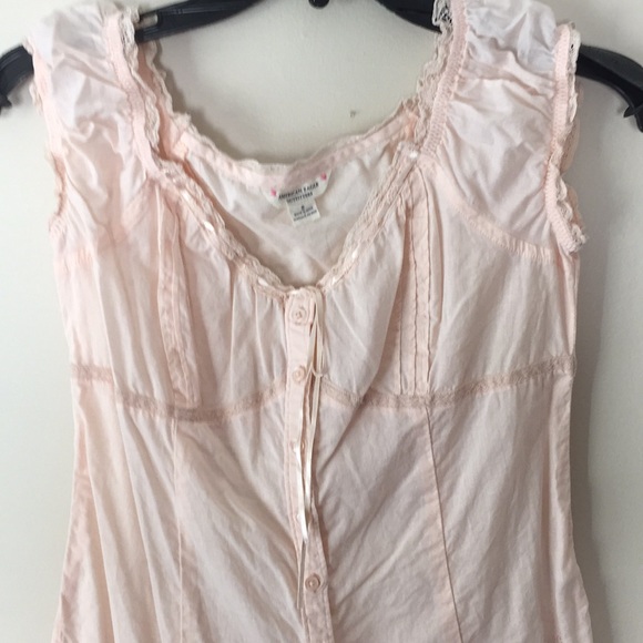 Baby pink button down tank - Picture 2 of 3
